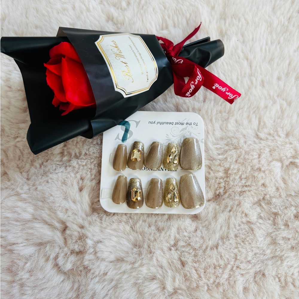 Cat eyes Gold and Tan Press-On Nails Set